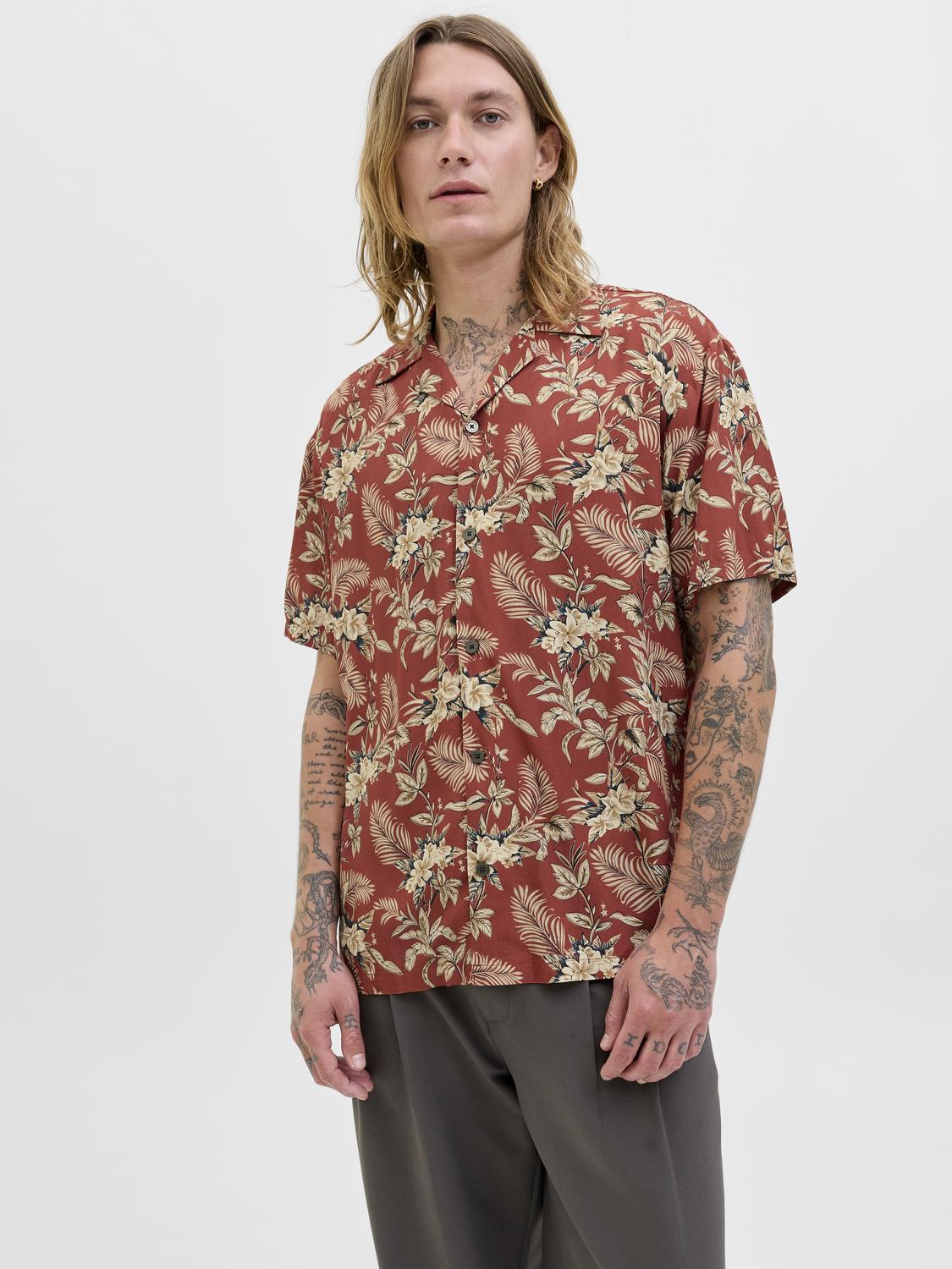 model_shot-front